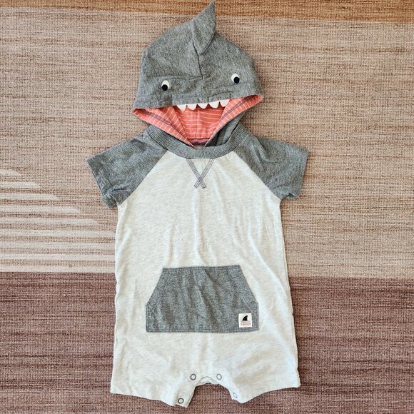 🌻5/$25🌻 Shark hood romper 🦈 - Picture 1 of 4